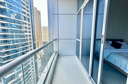 Al Sufouh 2 Apartment | Wonderful 1BR Apt with Marina View