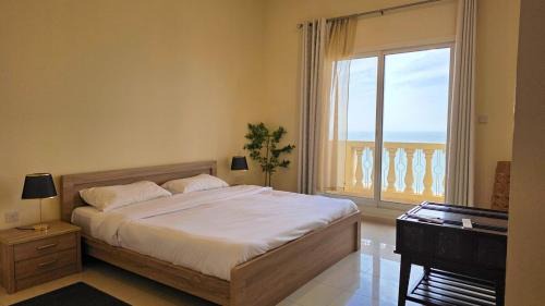 Al Hamra Village Apartment | Wynn Casino and Sea view 3-BHK Penthouse