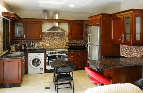 Amman Apartment | Yafa 2BR N Abdoun Apartment