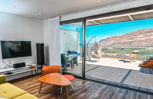 Migdal House | YalaRent Magdala Resort - Luxury Suites with Pool or Jacuzzi with Sea View