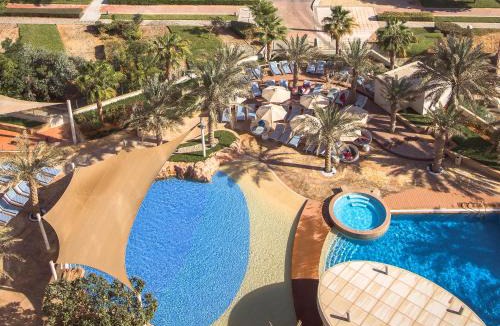 Abu Dhabi Resort | Yas Plaza Marina by IHG