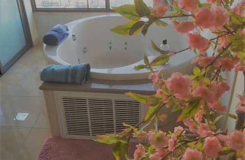 Haifa Apartment | Yefe nof panoramic 3 room flat by Carmel centre