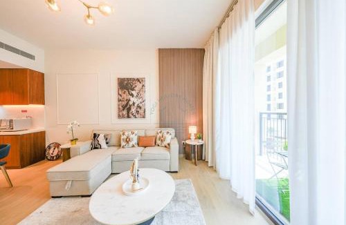 Dubai Apartment | Yogi - 1BR sea view apt with balcony & pool access