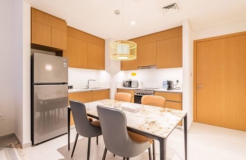 Dubai Apartment | Zen Oasis1BR Splendid Creek Side Retreat