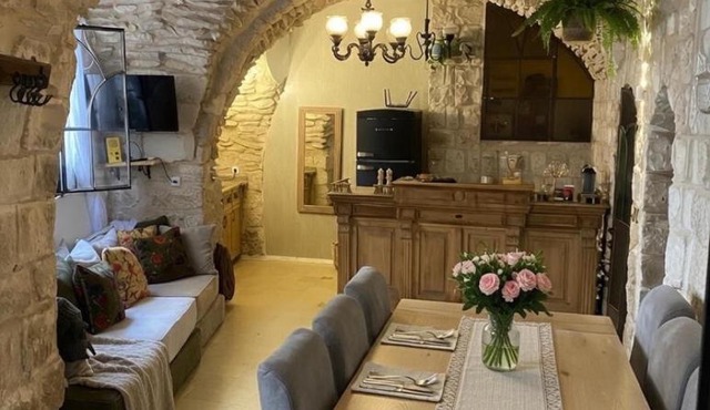 לאה- וילה בוטנית LEAH- botanical villa