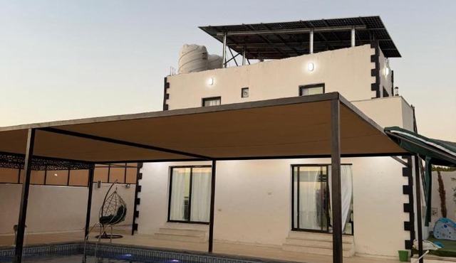 شاليه ومزرعة طبقة فحل Chalet Pella