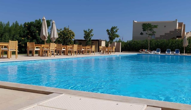 1 Bed Apartment with Public Pool, HotTub & PetsOk