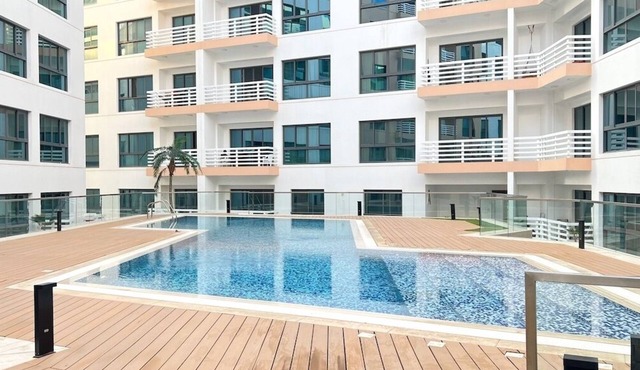 1BHK Near Airport, Pool, Parking