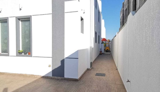 2-bedroom apartment in peaceful Muscat with WiFi, AC. Enjoyable getaway
