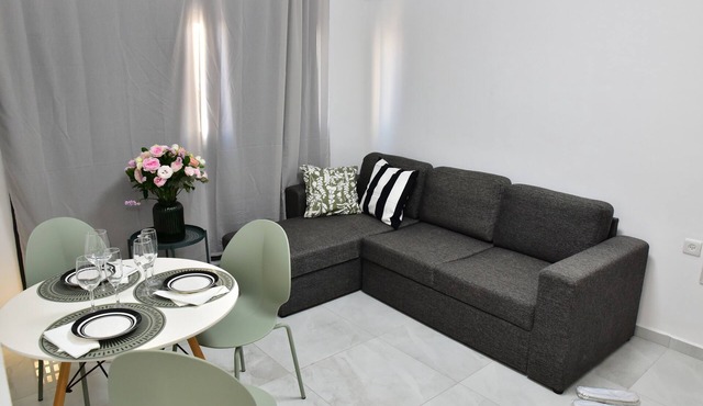2-bedroom Luxury apartment On The Sea Bat Yam