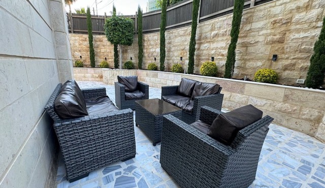2 En-suite Rooms, Central & Garden Terrace