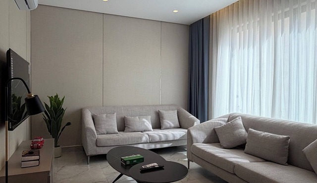 209tara-JRE Jabal Al Lweibdeh with stunning view