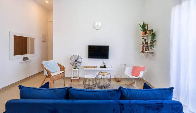 2Bdrm beatiful apartment on Bat Galim Beach - Best Location in Haifa!