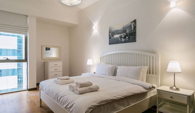 2BR - 5mins walk to Mall of the Emirates!