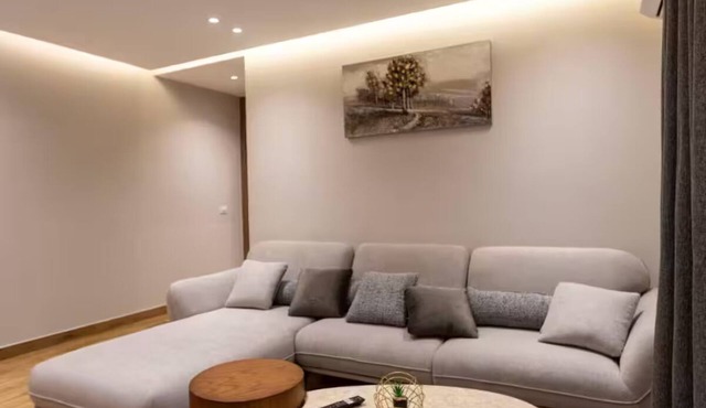 3-bedroom apartment in enchanting Cairo Governorate with AC in Cairo Governorate