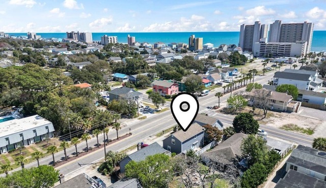 3 Blocks to Beach - Sleeps 8 - 5 Bd - Pet Friendly in North Myrtle Beach