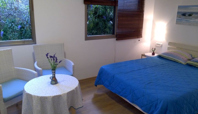 3 fully equipped , centrally located, private entrance vacation units.