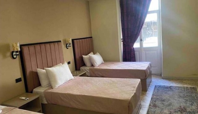 304 Golden Hoster Downtown in Mansheya