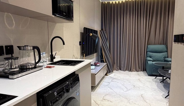 312 tara-JRE Jabal Al Lweibdeh with stunning view