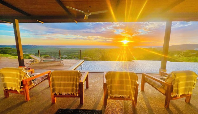 4-bedroom luxury villa in Playa Grande, Breathtaking views, King beds, private.