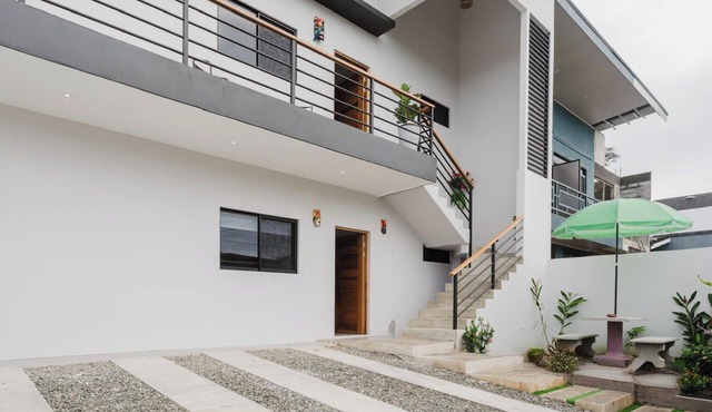 4-bedroom Villa in Quepos close to Manuel Antonio w/Pool; A/C & TV in every room