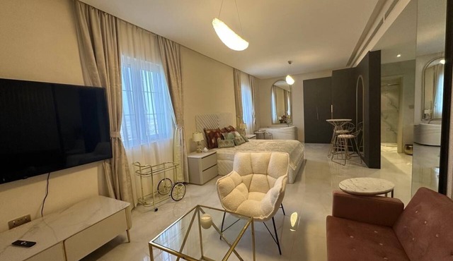 4 Bedrooms Luxury Villa, Beach and Pool Access, Jacuzzi, Sauna, Bar, Tennis