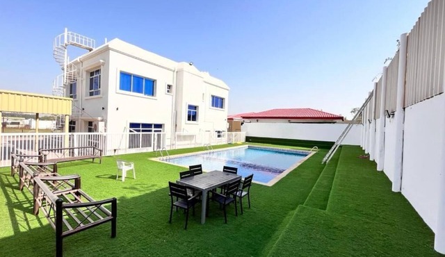 4 Bedrooms villa for rent