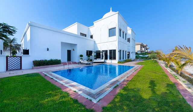 5* Villa w/Private Pool/Beach on Palm Jumeirah