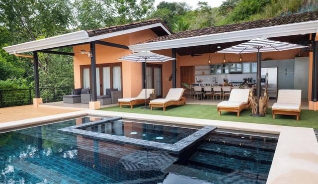 5BR/6BA Luxury Jungle Villa w/Breathtaking Views!