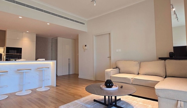 716 | Modern and Cozy 1-Bedroom Apartment | The Greens