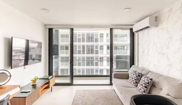906 Sky Garden