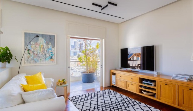 A luxury Suite in Chen Boulevard