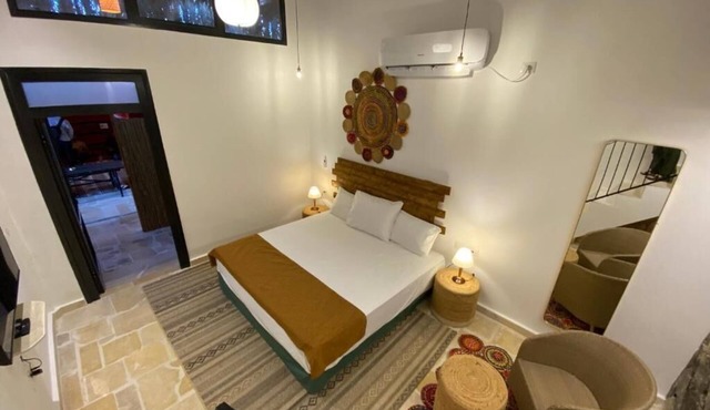 Adama Hotel