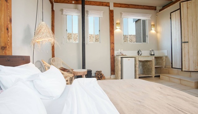 Ahvana Hotel