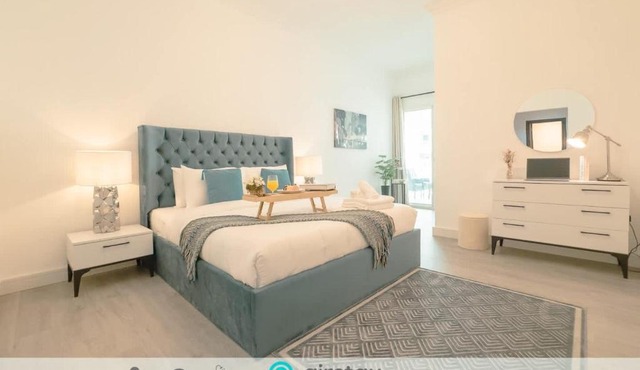 Airstay - Spacious 1BR - Pool Views - Next to FIVE Hotel - Monthly Offer Available