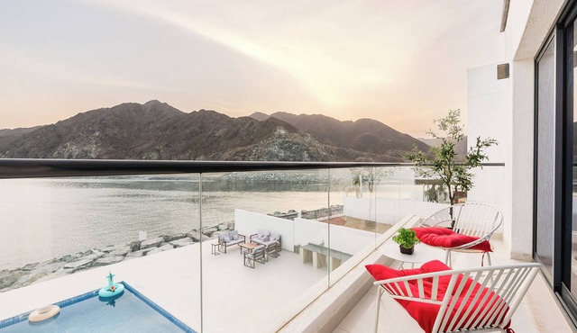 Al Dana Vitamin Sea Villa Spacious 5-bedroom villa in Fujairah with Private pool