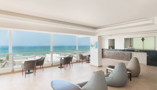 Al Hail Waves Hotel Managed By Centara
