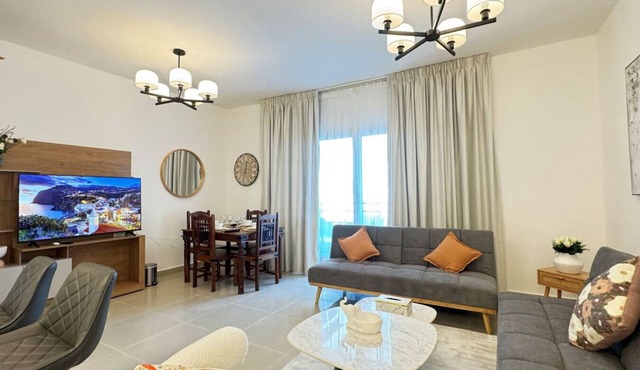 Al Reef Retreat: Your 1BR w/Sofa Beds, Pool & Gym