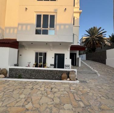 ALLATHBIAH Inn