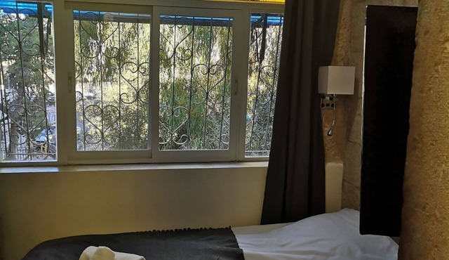 Allenby 2 Bed & Breakfast