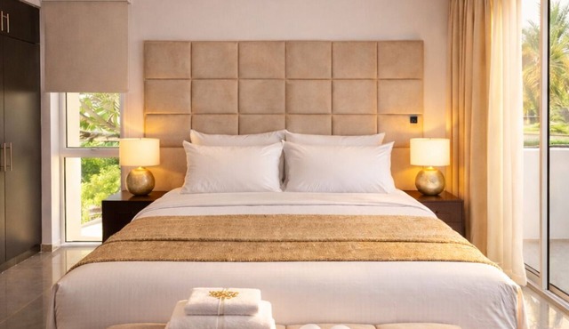 Almouj Luxury Apt I Opposite to Kempinski & VOCO I 5 Min Walk to Beach I Muscat