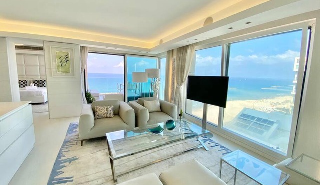 Amazing Sea view APT with parking at Royal Beach - By Beach Apartments TLV