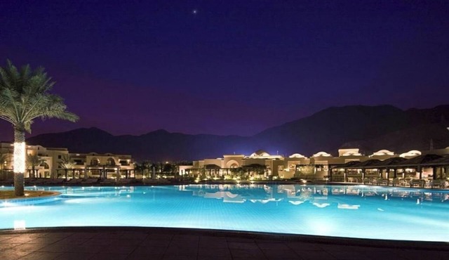 An Upscale Elegant Room with Side Sea Views and Pool - Perfect for Vacation