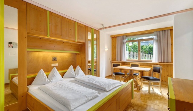 Apartment '6 Residence Ciasa Ulli Typ A' with Mountain View, Shared Terrace and Wi-Fi in San Cassiano