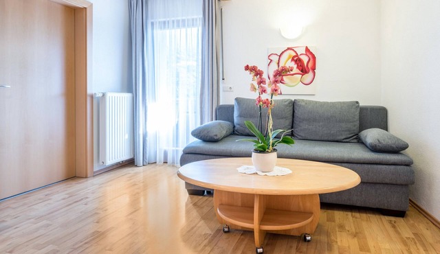 Apartment "Klementhof Nr 7" with Mountain View, Pool, Wi-Fi, Balcony & Garden in Natz