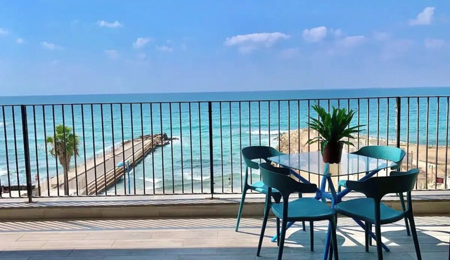 Apartment with a view of the sea 3 Bedrooms And free parking