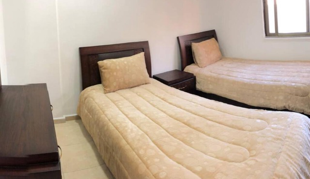 Apt 4 rent/A quiet neighborhood close to services