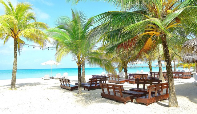 Arenas Beach Hotel