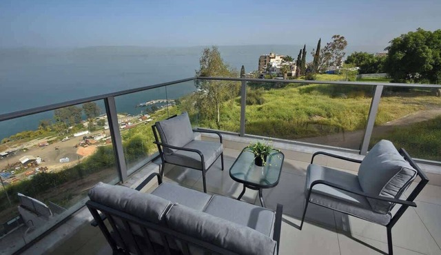Ariston First Line Lake View