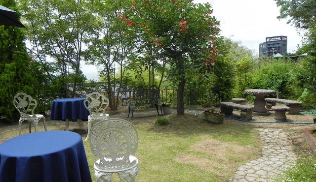 Around Miyajima! Completely private villa, limited to one pair per day. The garden is full of flowers and fruits! in Hatsukaichi